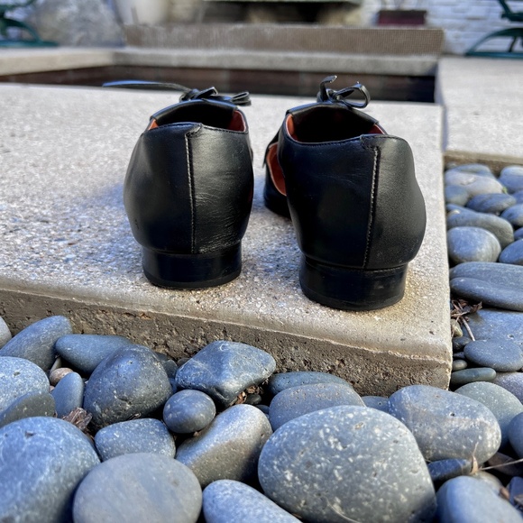 Rebecca Minkoff Black & White Leather Spectator Shoes with Kiltie & cut-outs - Picture 6 of 6